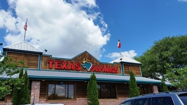Debbie - Texas Road House WWR 05-14-2017 (1)
